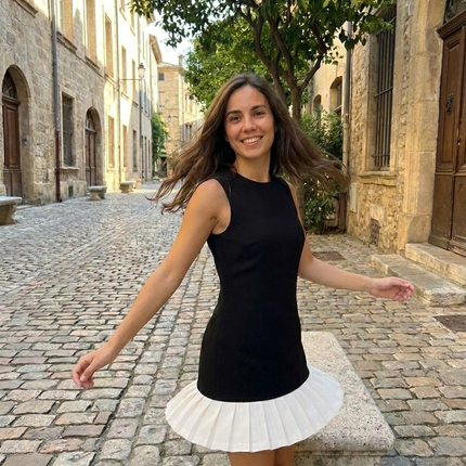 Vestido Corto Contrast